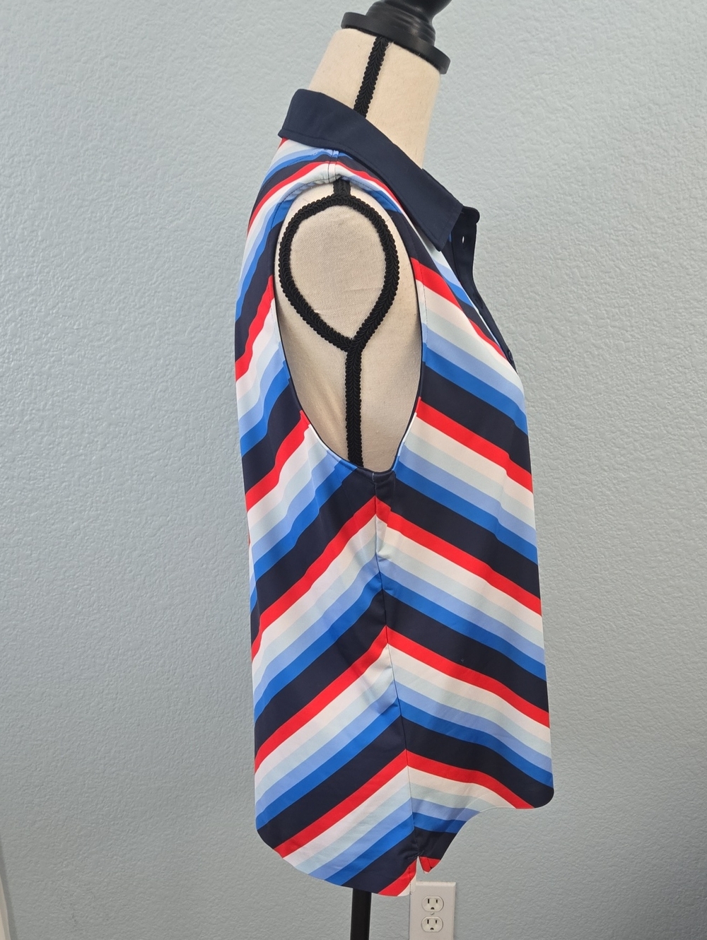 G/FORE Sleeveless Chevron Polo Top - Navy, Red & Light Blue Sz XL - Picture 7 of 11